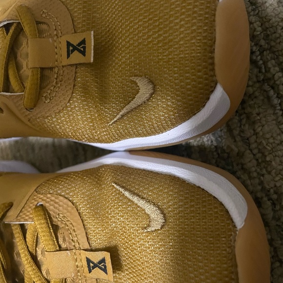 Nike PG 5 EP Limited Edition
'Wheat Metallic Gold’ NEW - Picture 5 of 11